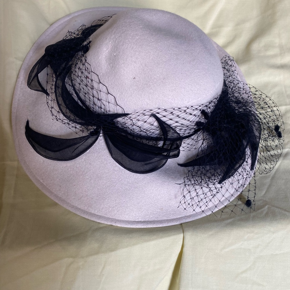 Elegant Women's Cream Hat with Black Accents